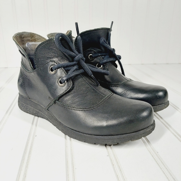 Born Women's Black Leather Lace Up Ankle Bootie F788 - Picture 4 of 13